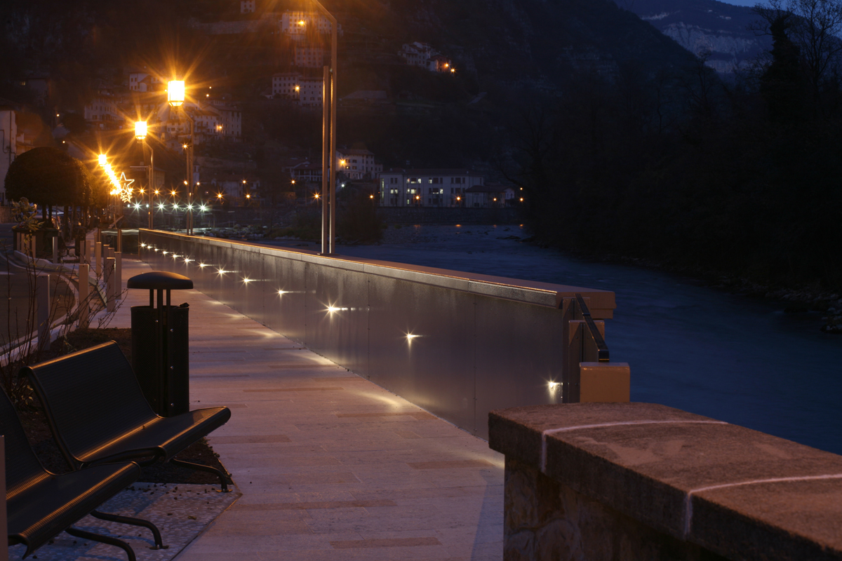 Passerella sul fiume